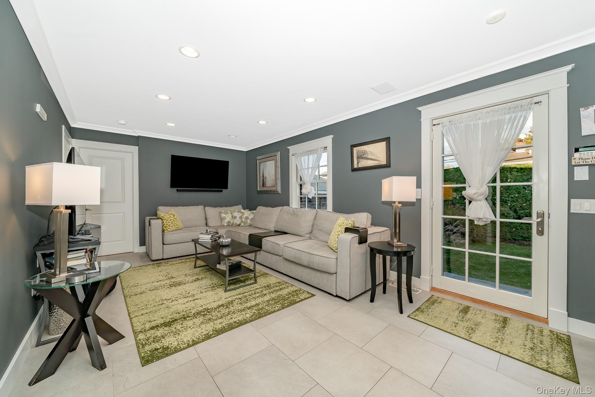 New Hyde Park, New York, 11040, United States, 4 Bedrooms Bedrooms, ,4 BathroomsBathrooms,Residential,For Sale,1976805