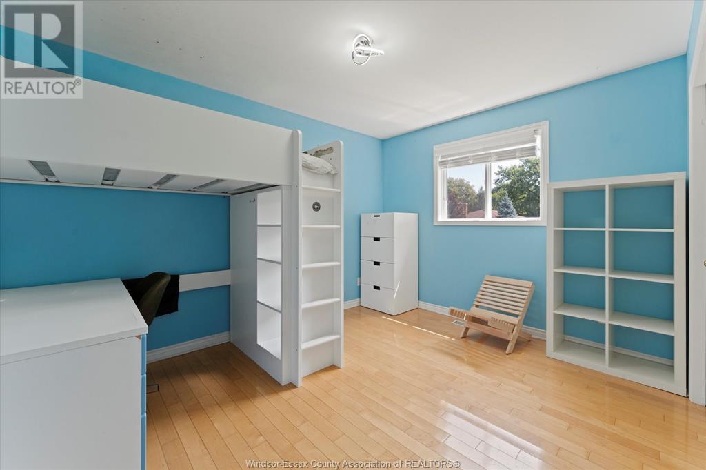 TECUMSEH, Ontario, N8N 4T1, CA, 5 Bedrooms Bedrooms, ,2 BathroomsBathrooms,Residential,For Sale,1902175