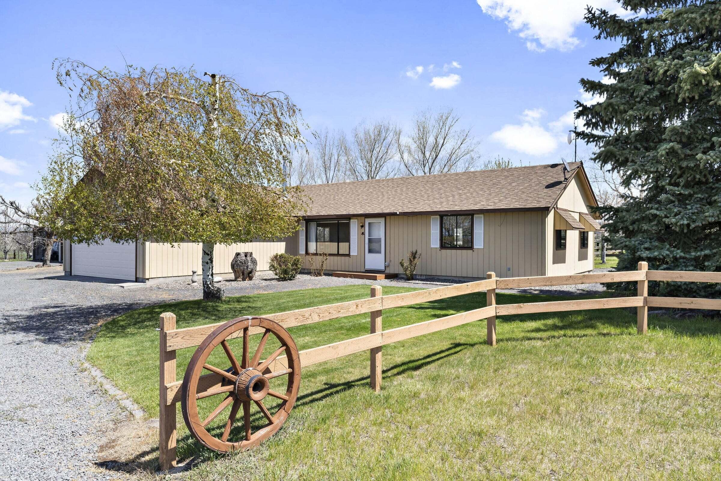 Powell Butte, Oregon, 97753, United States, 3 Bedrooms Bedrooms, ,1 BathroomBathrooms,Residential,For Sale,1770656