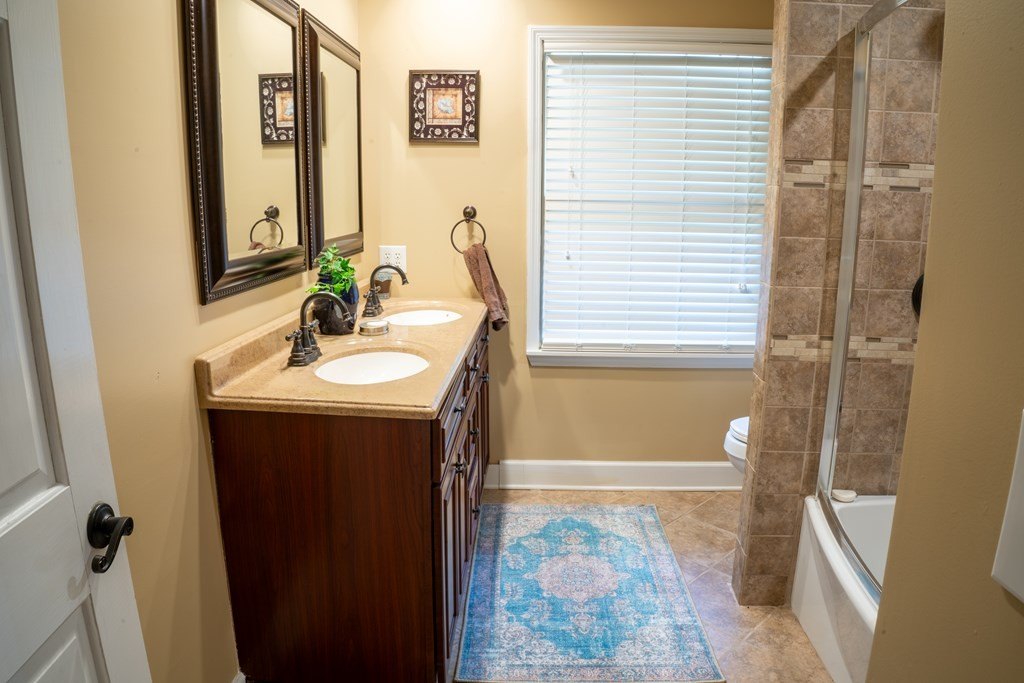 Prestonsburg, Kentucky, 41653, United States, 4 Bedrooms Bedrooms, ,5 BathroomsBathrooms,Residential,For Sale,2048061