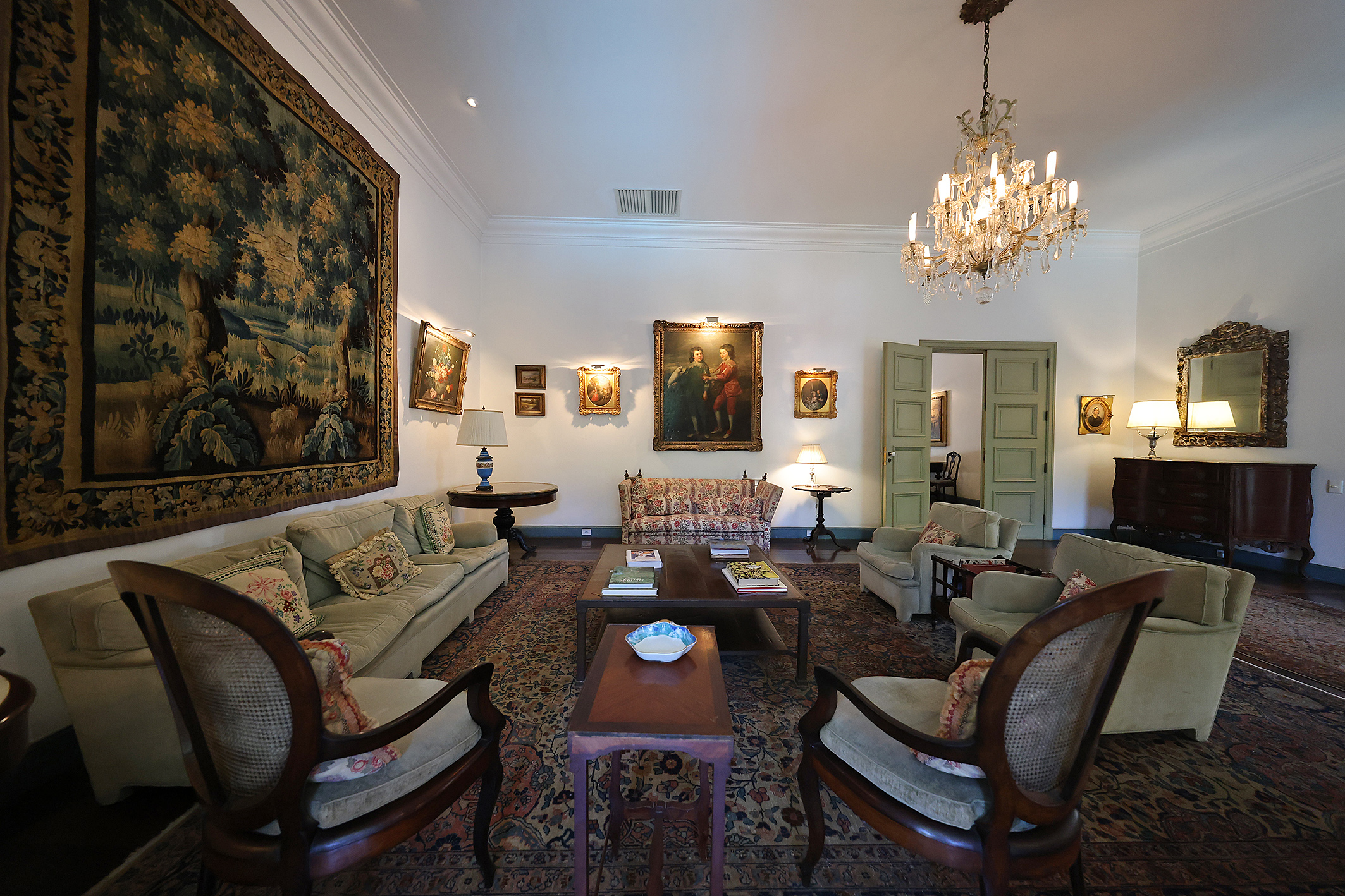  Estate surrounded by greenery with expansive grounds and amenities - 物件實景