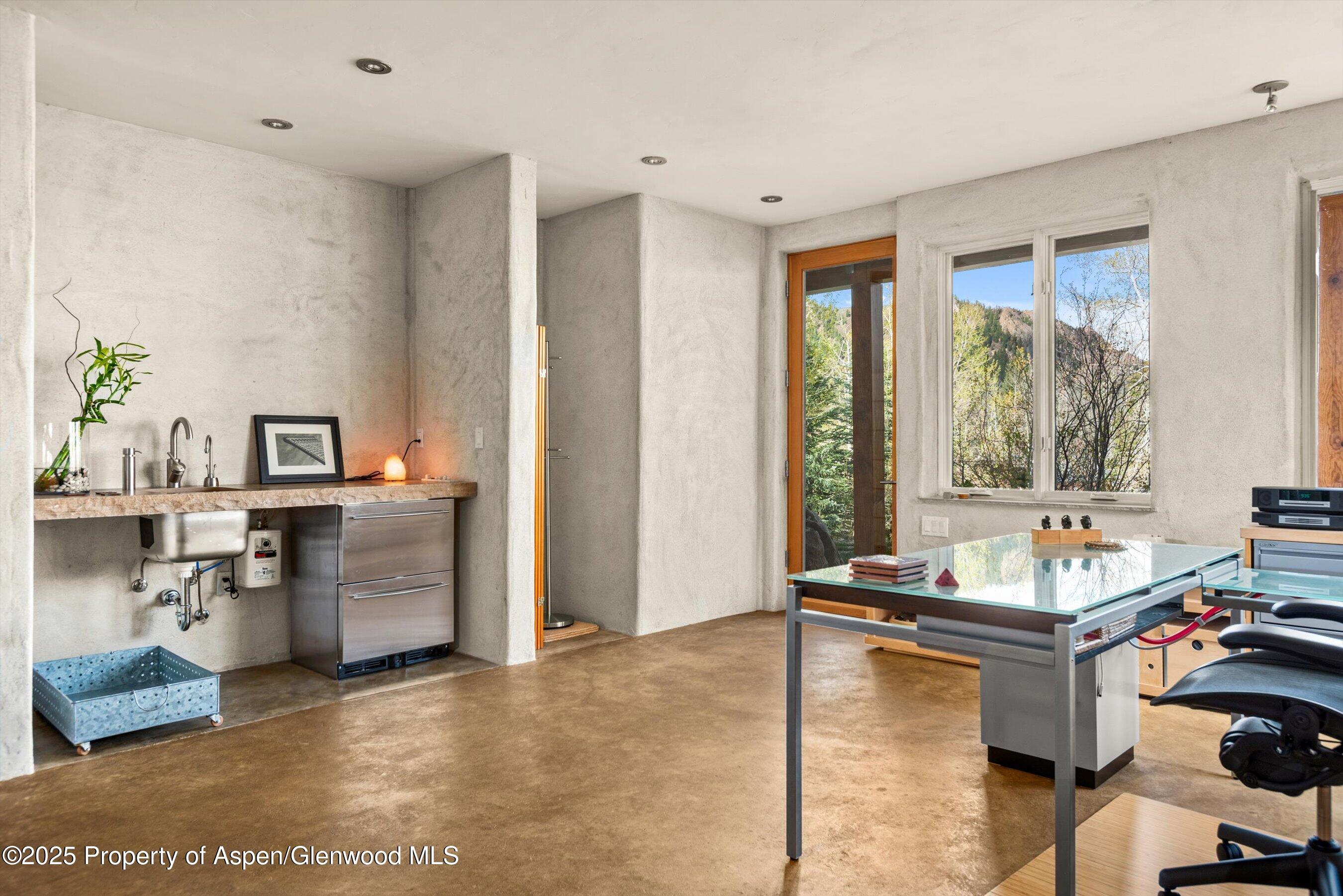 Aspen, Colorado, 81611, United States, 3 Bedrooms Bedrooms, ,4 BathroomsBathrooms,Residential,For Sale,1828364