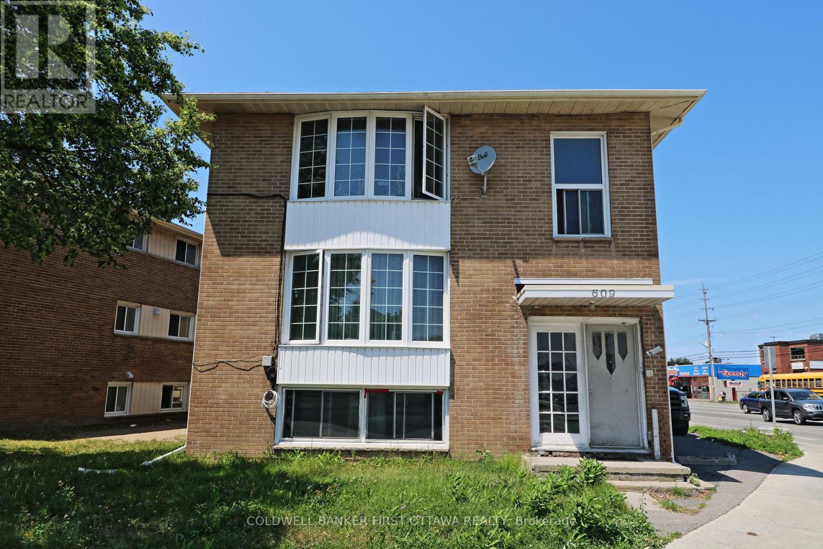OTTAWA, Ontario, K1K 1L3, CA, 9 Bedrooms Bedrooms, ,3 BathroomsBathrooms,Residential,For Sale,1874151