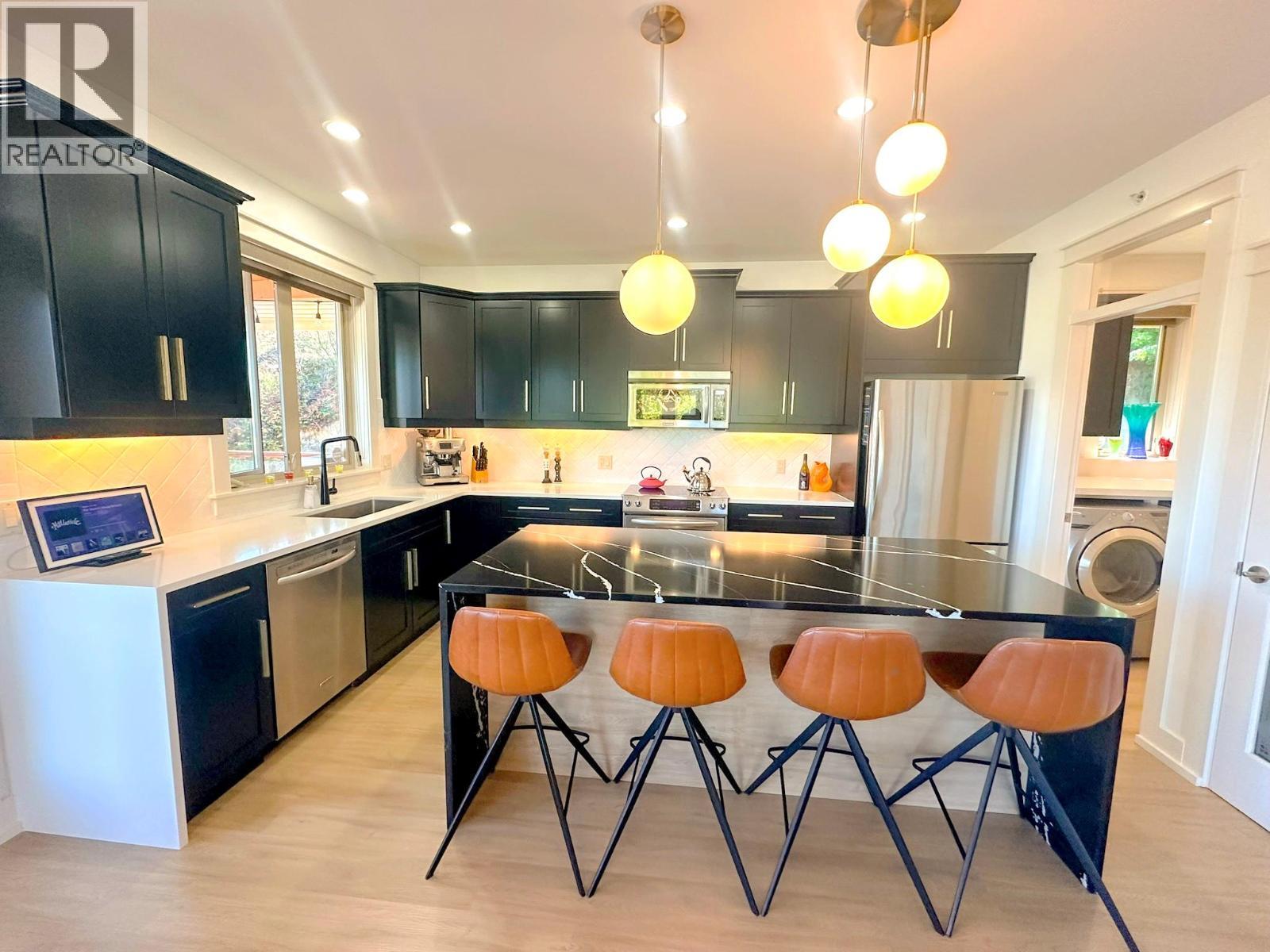 VERNON, British Columbia, V1H 1Y5, CA, 4 Bedrooms Bedrooms, ,2 BathroomsBathrooms,Residential,For Sale,1948063