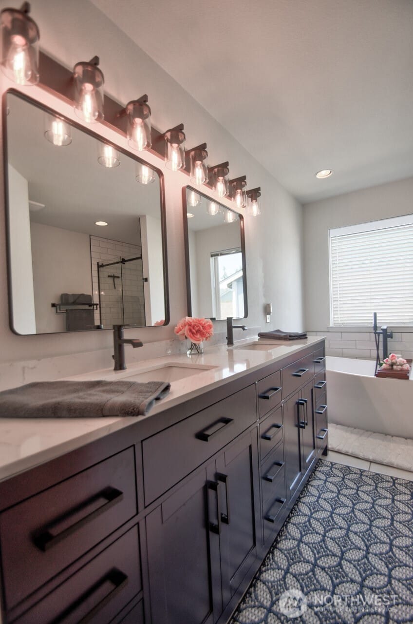 Lacey, Washington, 98513, United States, 4 Bedrooms Bedrooms, ,3 BathroomsBathrooms,Residential,For Sale,1932145