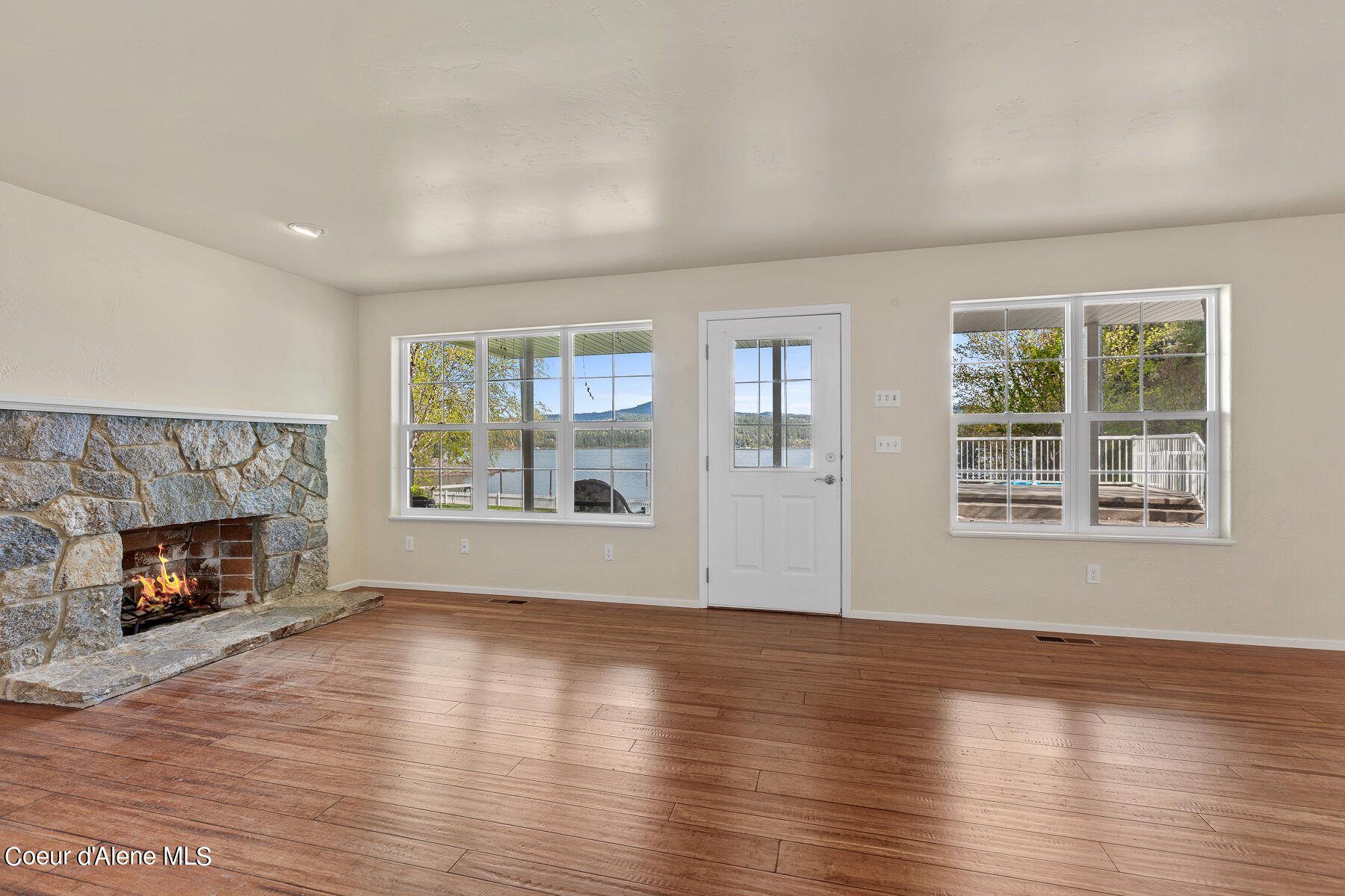 Coeur d'Alene, Idaho, 83814, United States, 5 Bedrooms Bedrooms, ,3 BathroomsBathrooms,Residential,For Sale,1976394