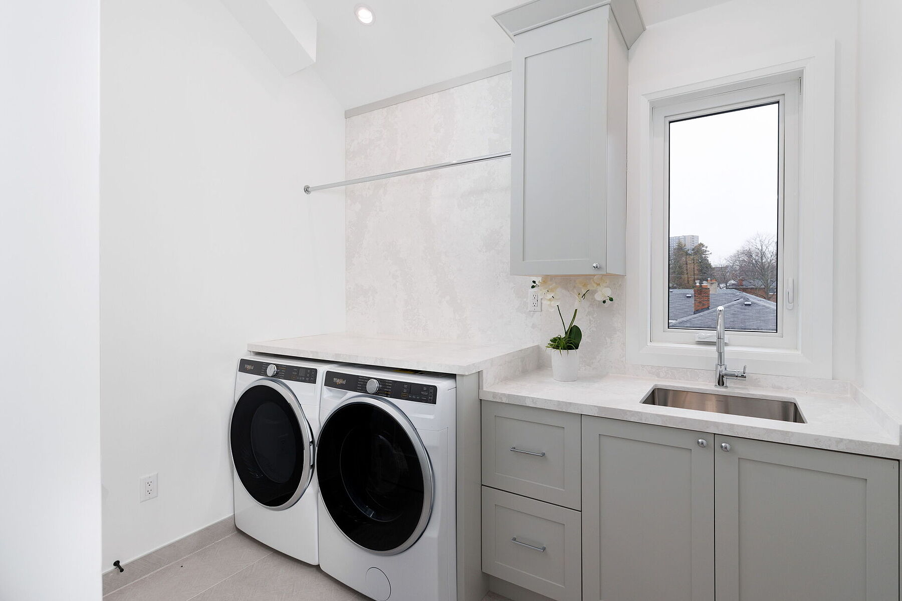  Custom Built Home - 物件實景