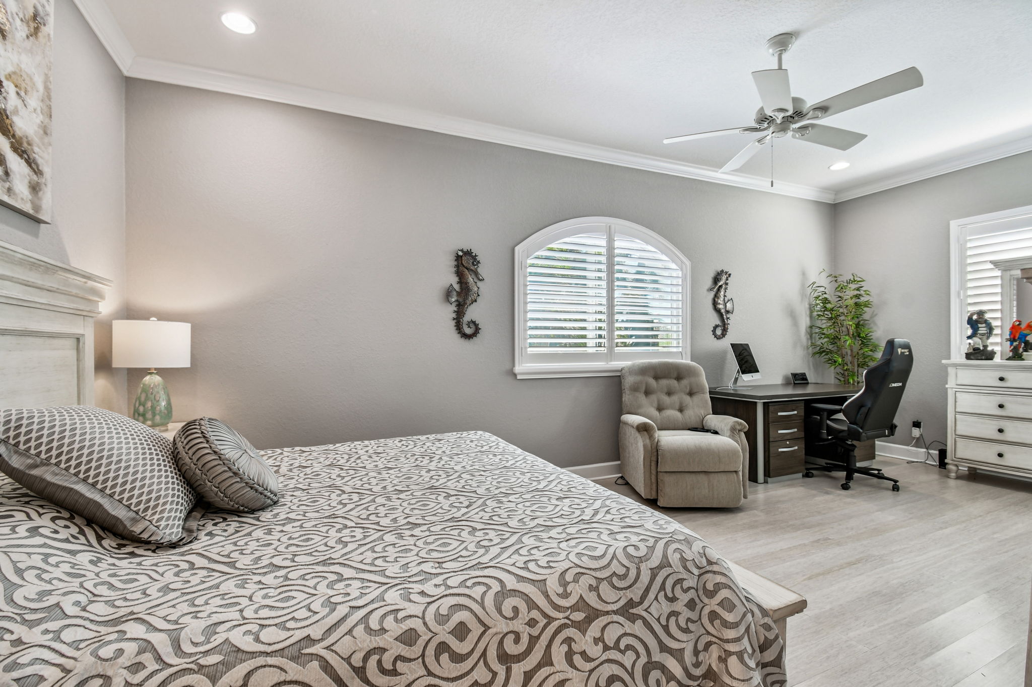 Madeira Beach, Florida, 33708, United States, 6 Bedrooms Bedrooms, ,6 BathroomsBathrooms,Residential,For Sale,1975666