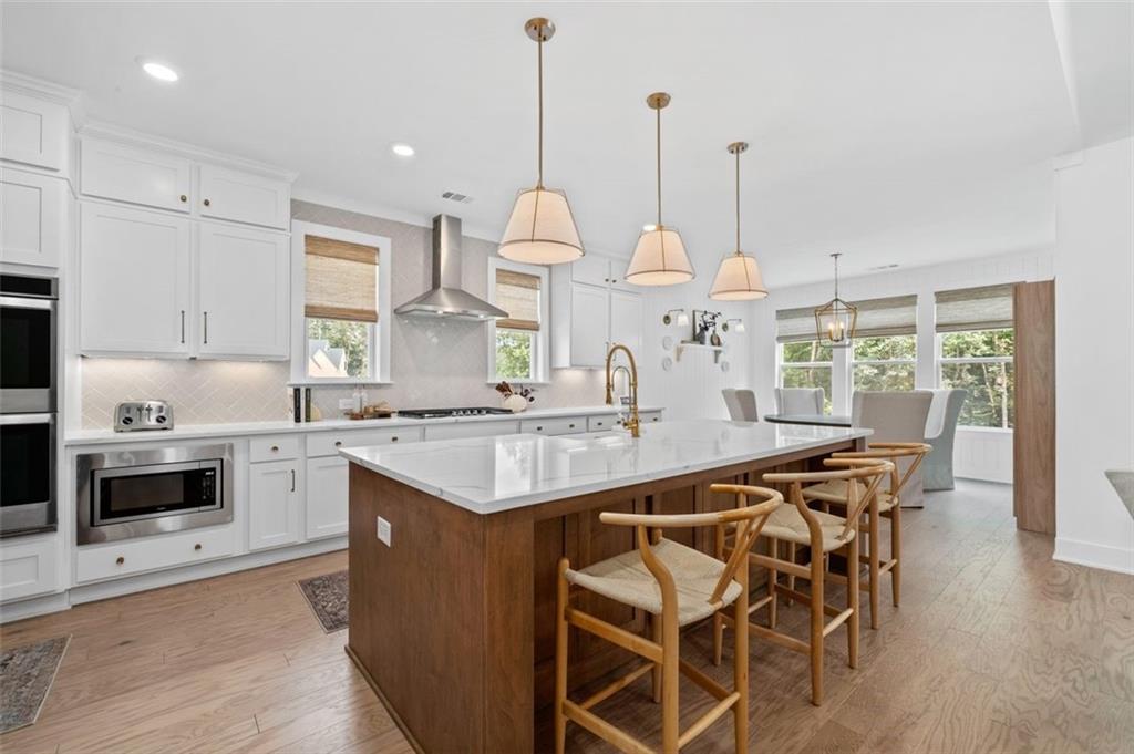 Gainesville, Georgia, 30506, United States, 5 Bedrooms Bedrooms, ,5 BathroomsBathrooms,Residential,For Sale,1846950