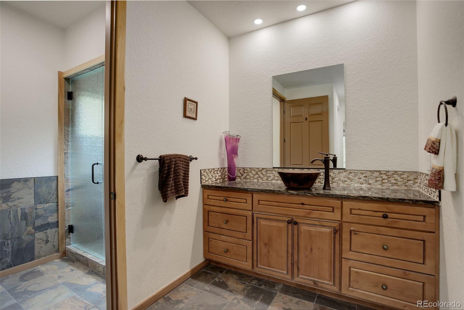 Lyons, Colorado, 80540, United States, 3 Bedrooms Bedrooms, ,1 BathroomBathrooms,Residential,For Sale,1942117