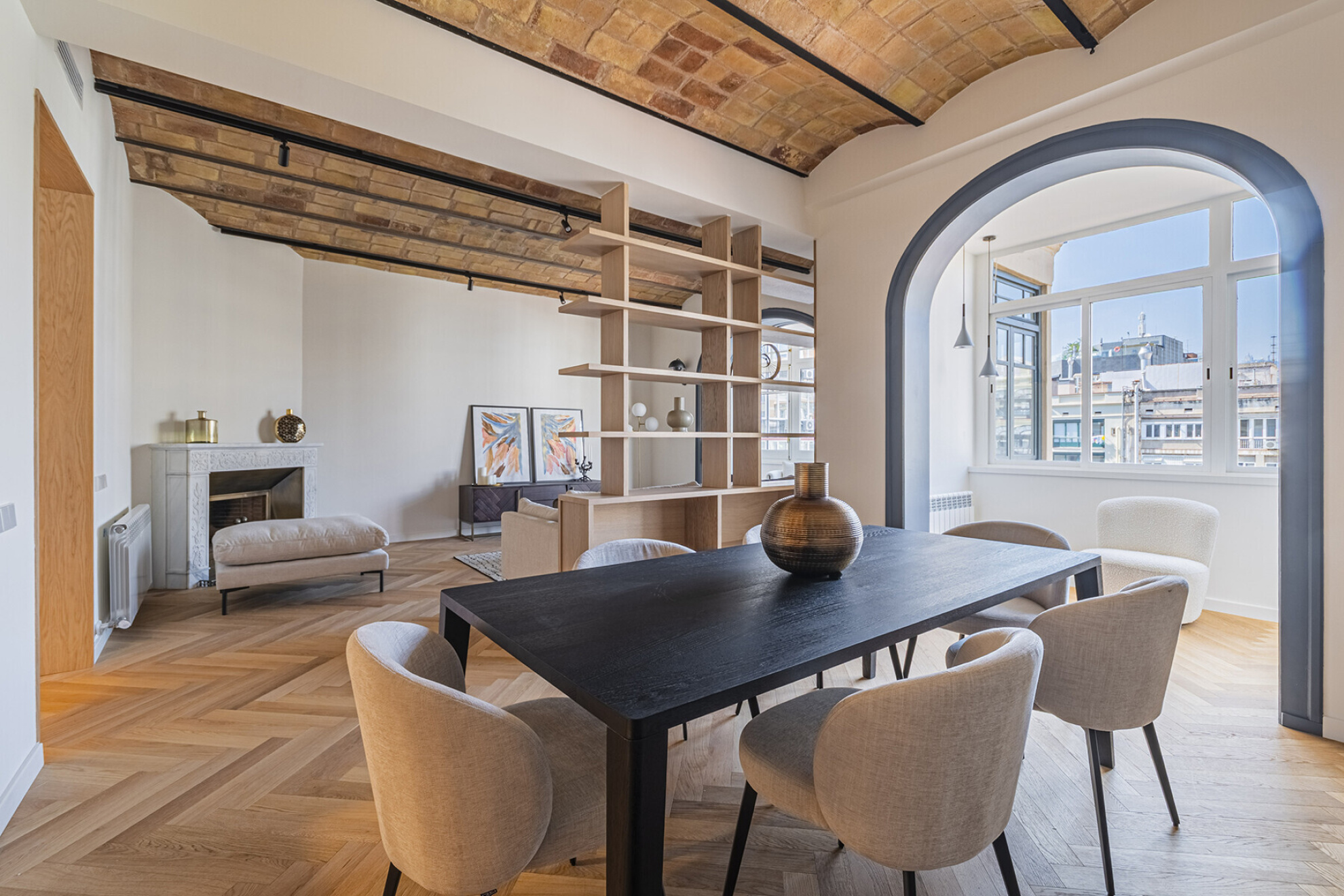  Elegant refurbished apartment of 221 m² in the Quadrat d
