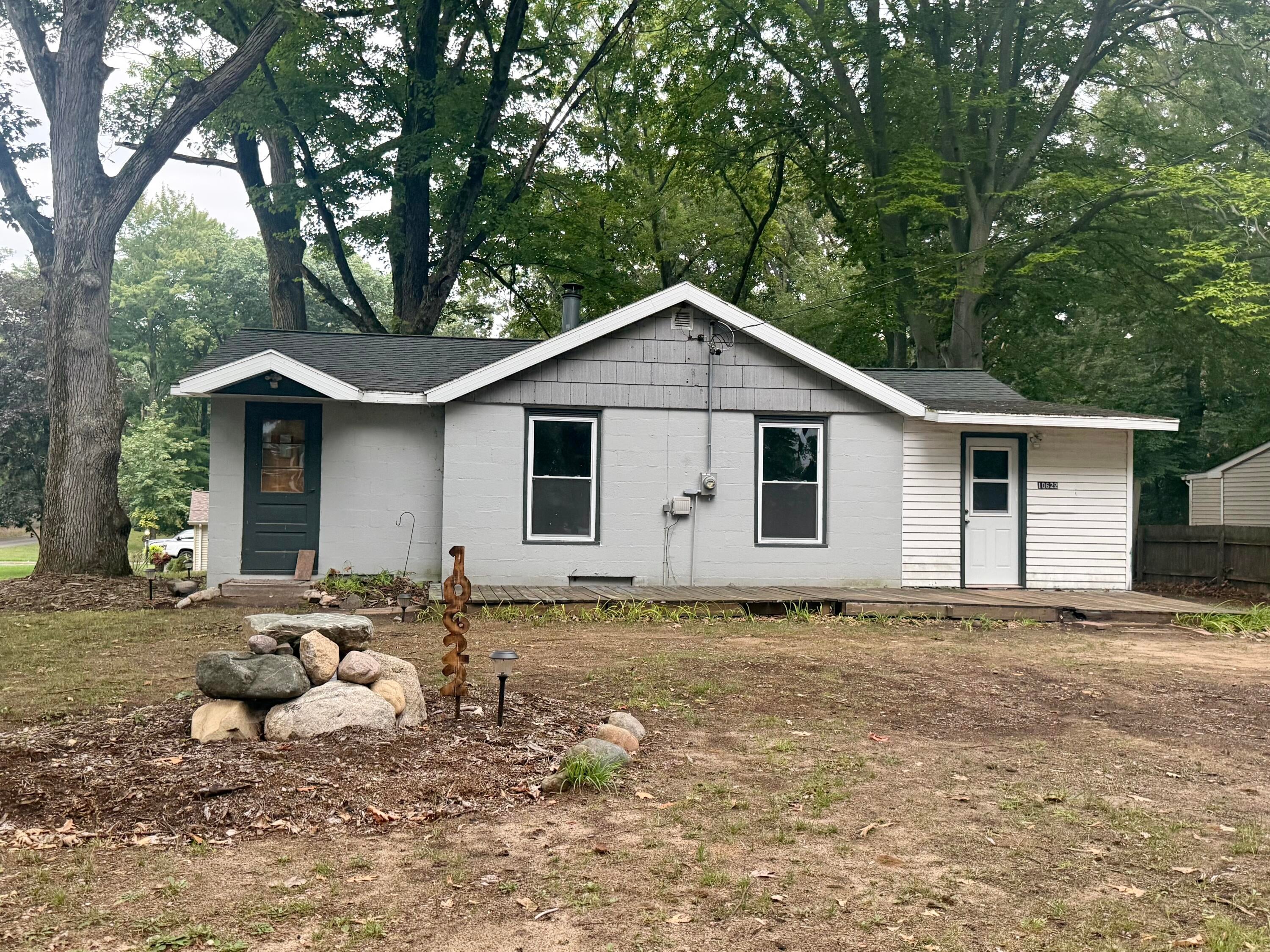 Round Lake Dr, Mecosta, MI 49332