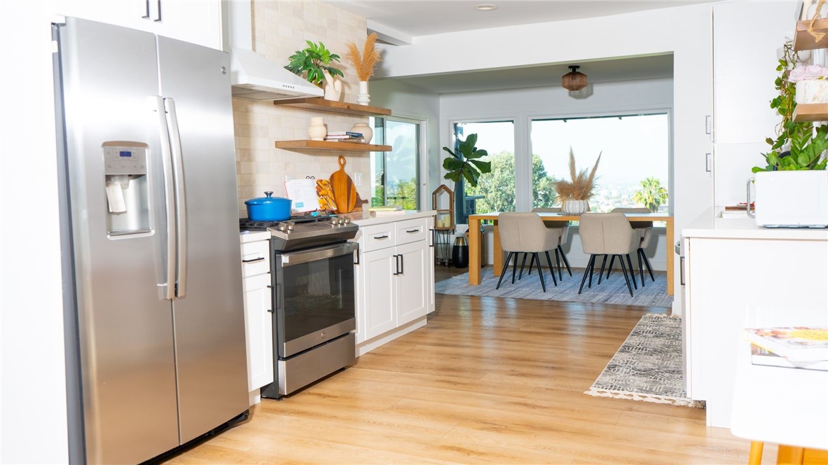 Los Angeles, California, 90027, United States, 3 Bedrooms Bedrooms, ,3 BathroomsBathrooms,Residential,For Sale,1980837