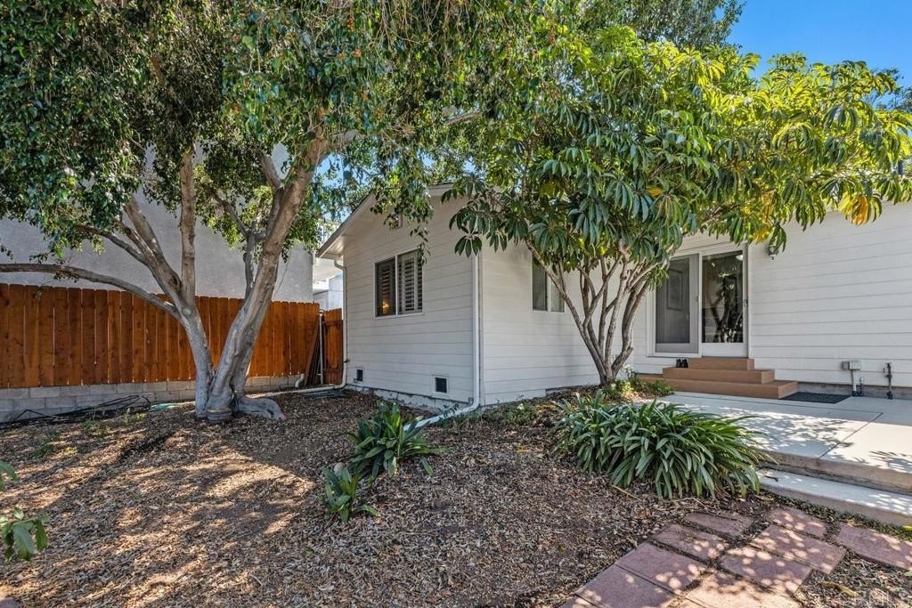 Lemon Grove, California, 91945, United States, 2 Bedrooms Bedrooms, ,2 BathroomsBathrooms,Residential,For Sale,1907575