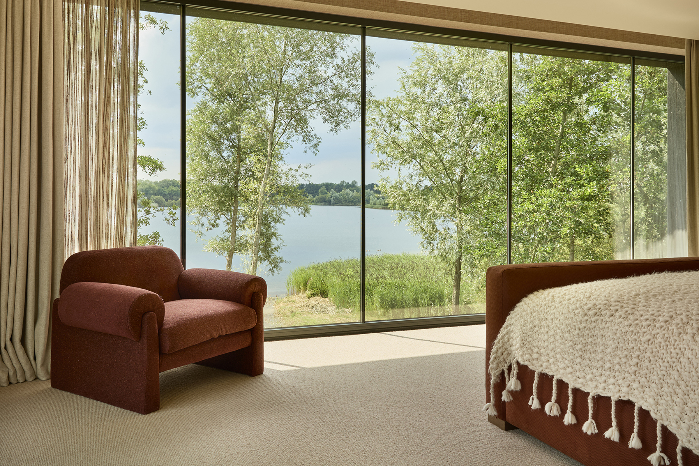  Contemporary Lakeside House at The Lakes by Yoo - 物件實景