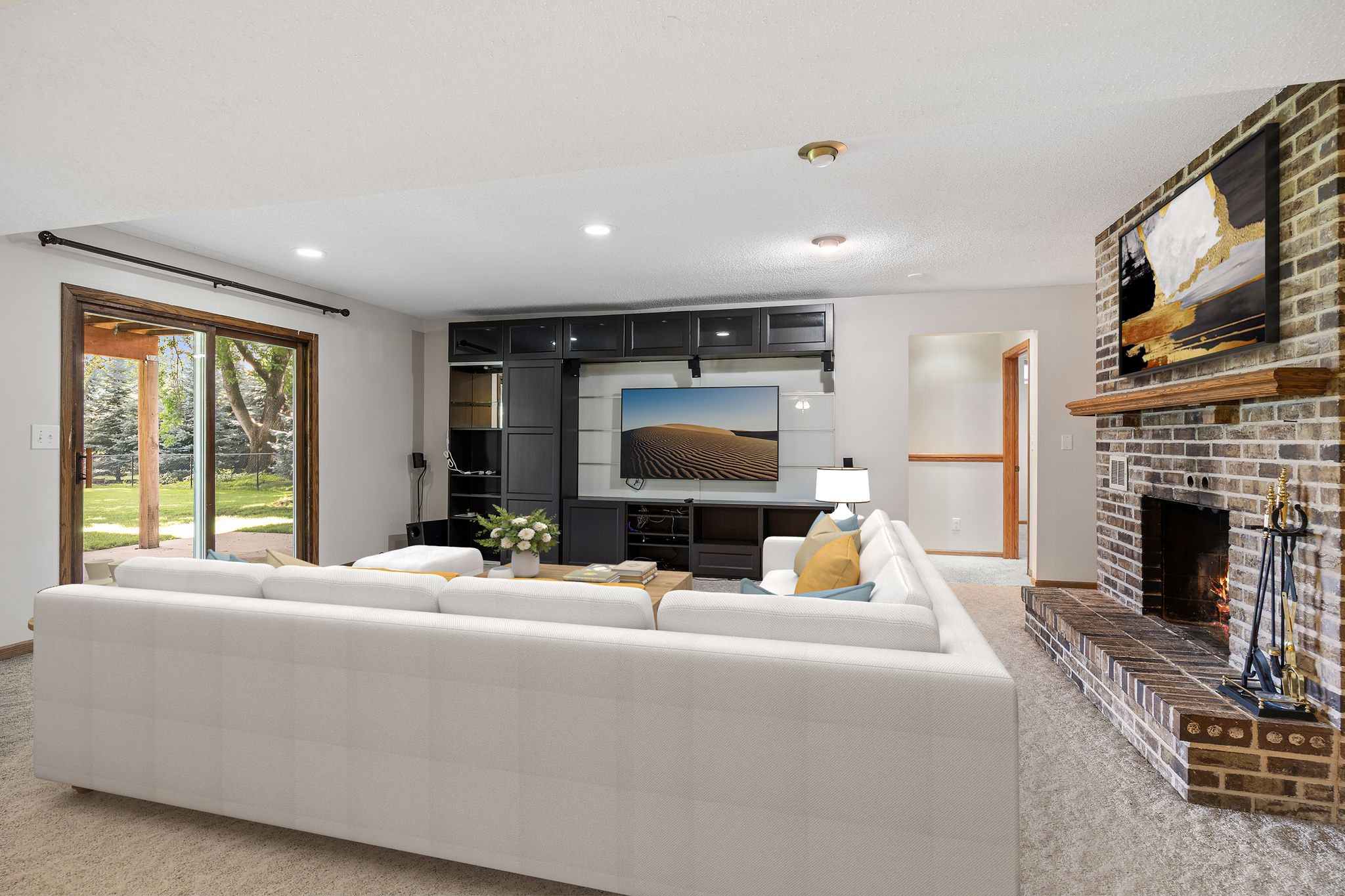  Exceptional Crystal Lake Retreat with Expansive Lakefront Living - 物件實景
