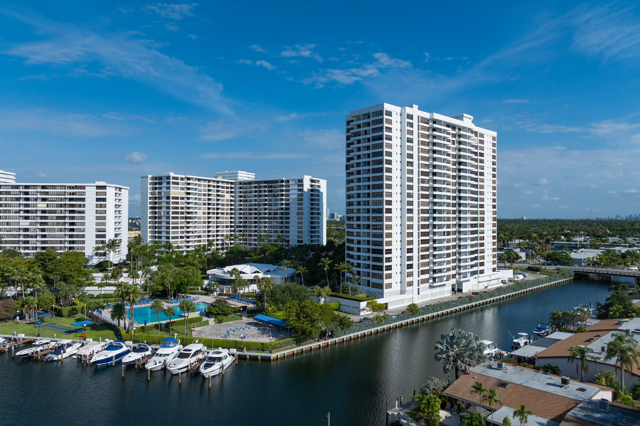  2500 Parkview Dr, Hallandale Beach, FL, 33009 - 物件實景