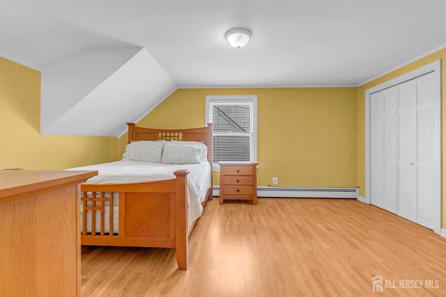 Iselin, New Jersey, 08830, United States, 3 Bedrooms Bedrooms, ,2 BathroomsBathrooms,Residential,For Sale,1966182