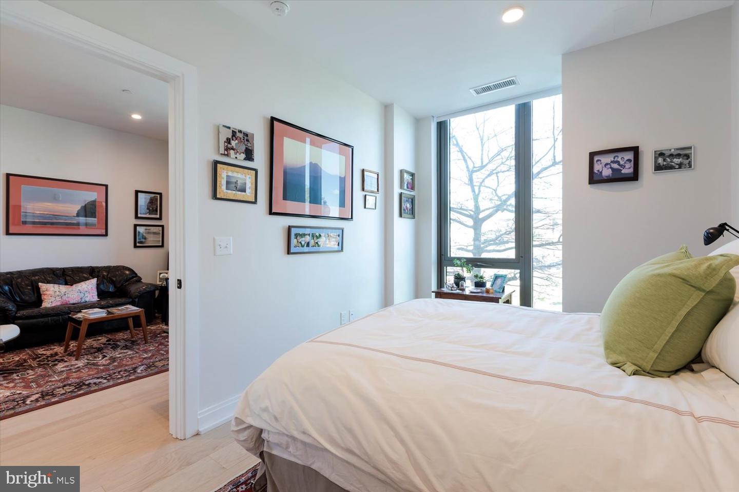 Washington, District of Columbia, 20003, United States, 1 Bedroom Bedrooms, ,2 BathroomsBathrooms,Residential,For Sale,1766672