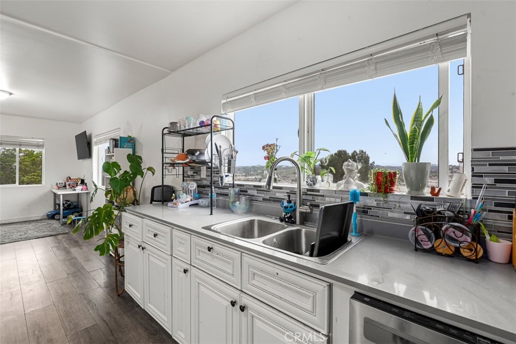 Los Angeles, California, 90063, United States, 5 Bedrooms Bedrooms, ,4 BathroomsBathrooms,Residential,For Sale,1759937