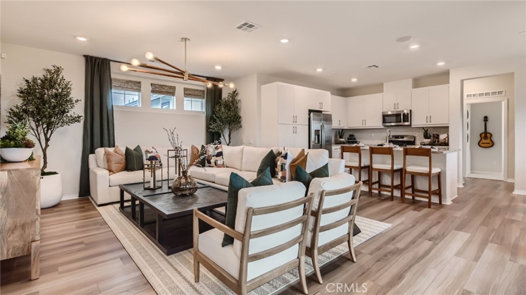 Fontana, California, 92336, United States, 3 Bedrooms Bedrooms, ,2 BathroomsBathrooms,Residential,For Sale,1881088