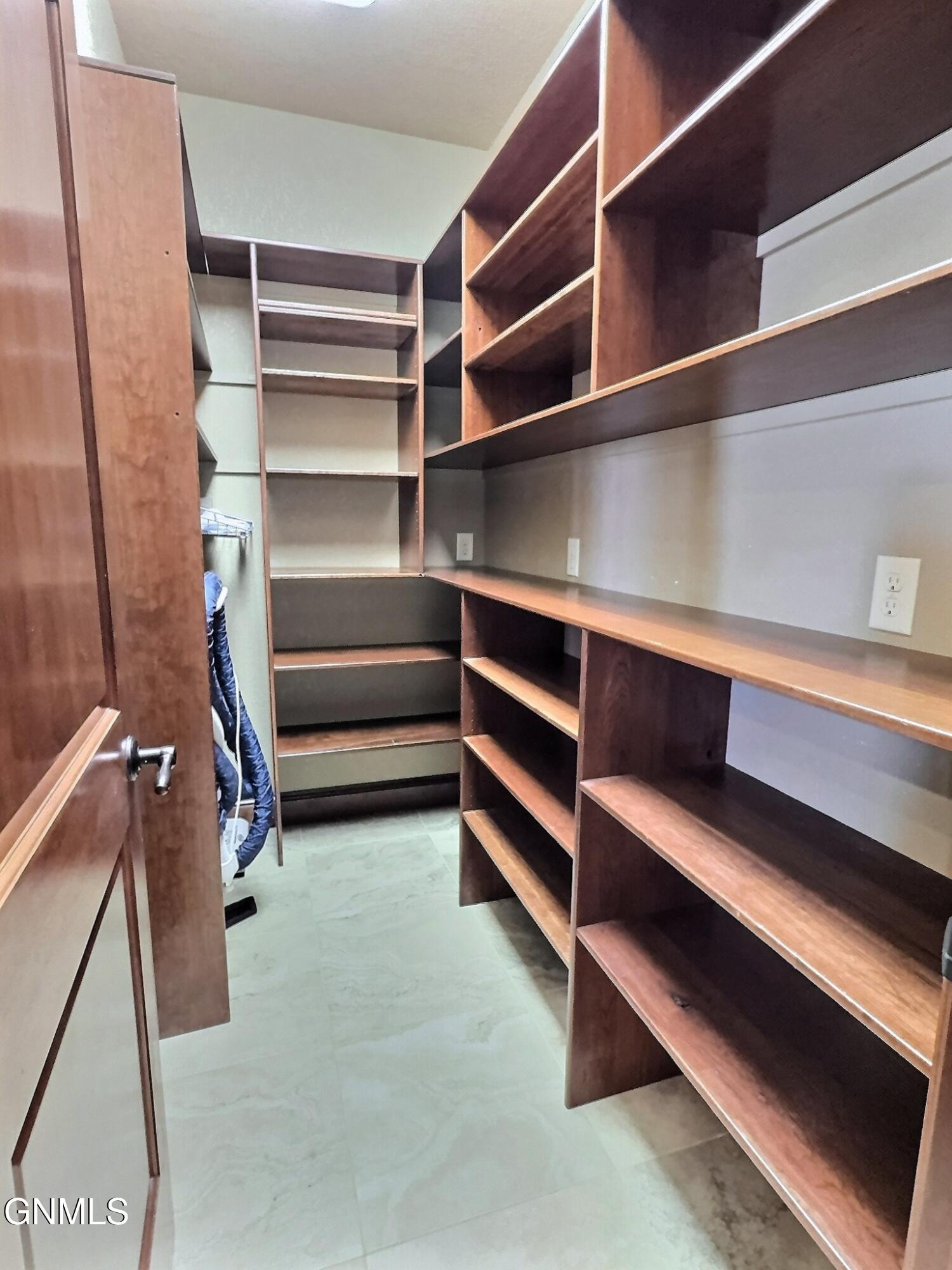 Bismarck, North Dakota, 58501, United States, 4 Bedrooms Bedrooms, ,4 BathroomsBathrooms,Residential,For Sale,2038873