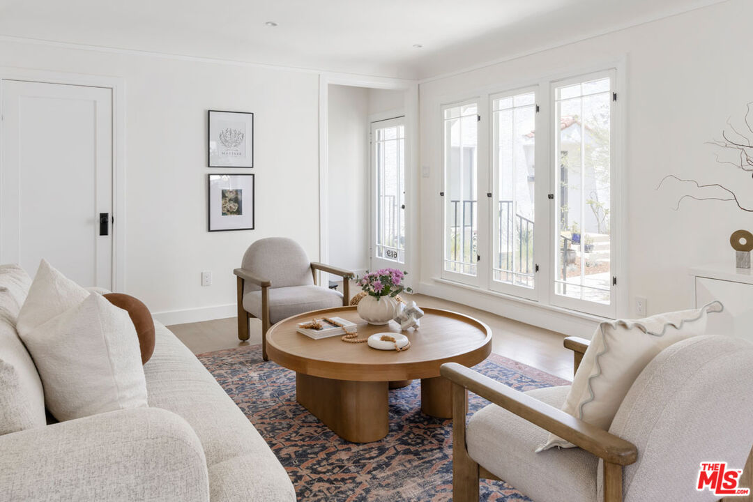 Los Angeles, California, 90036, United States, 2 Bedrooms Bedrooms, ,2 BathroomsBathrooms,Residential,For Sale,1897120