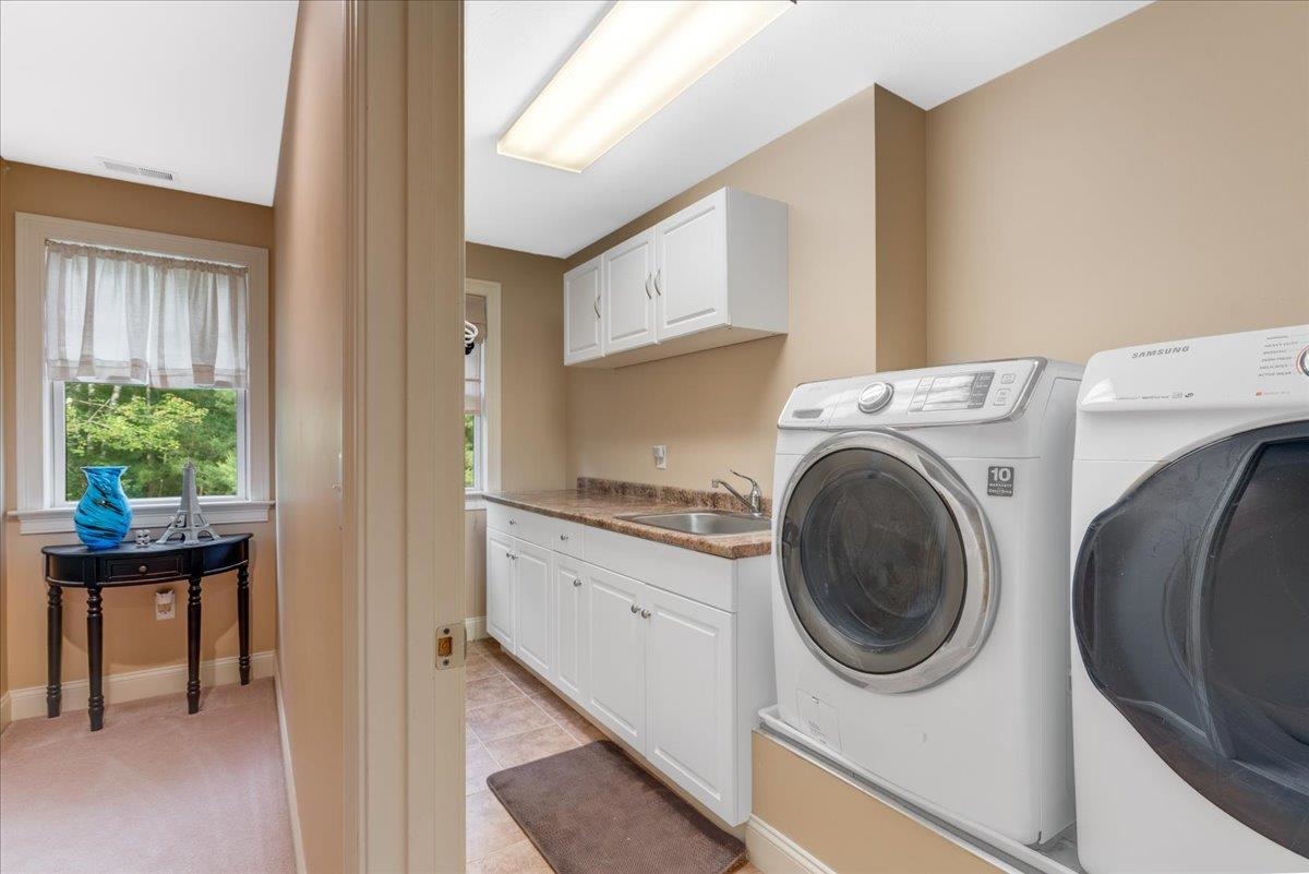 Bedford, New Hampshire, 03110, United States, 4 Bedrooms Bedrooms, ,5 BathroomsBathrooms,Residential,For Sale,1865787