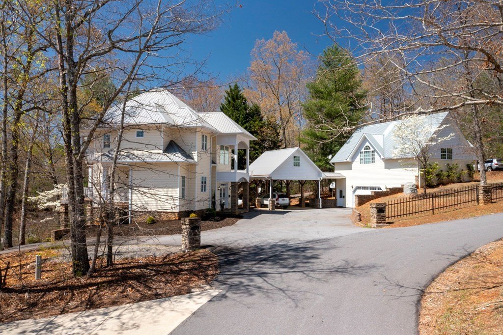 Hayesville, North Carolina, 28904, United States, 4 Bedrooms Bedrooms, ,4 BathroomsBathrooms,Residential,For Sale,1758392