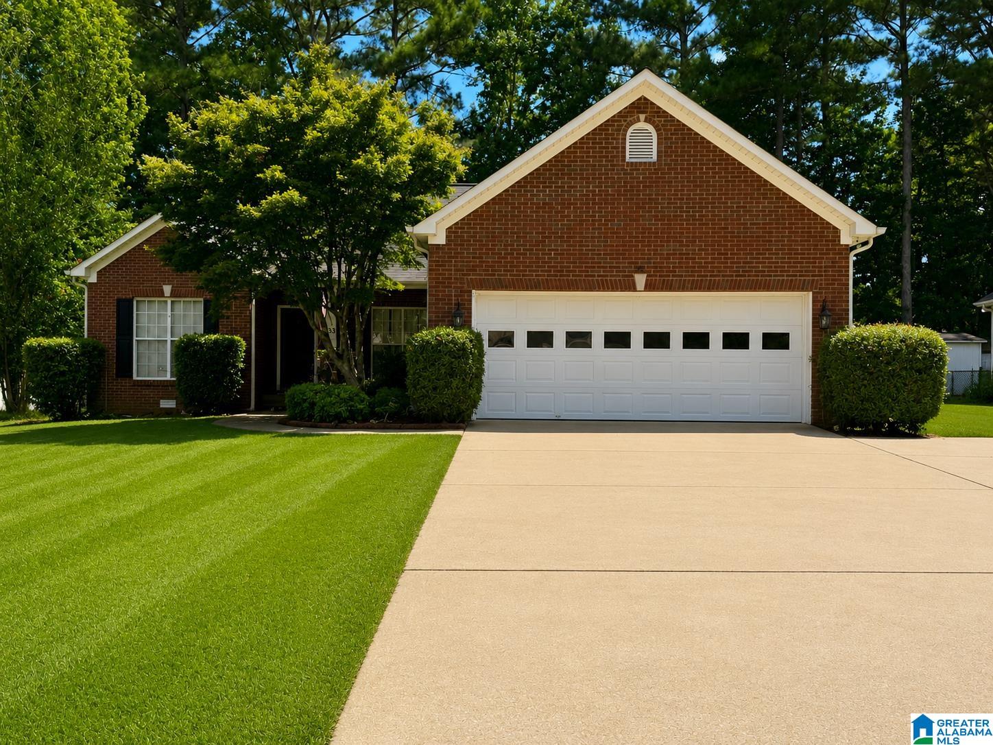 Lillian Ln, Anniston, AL 36207