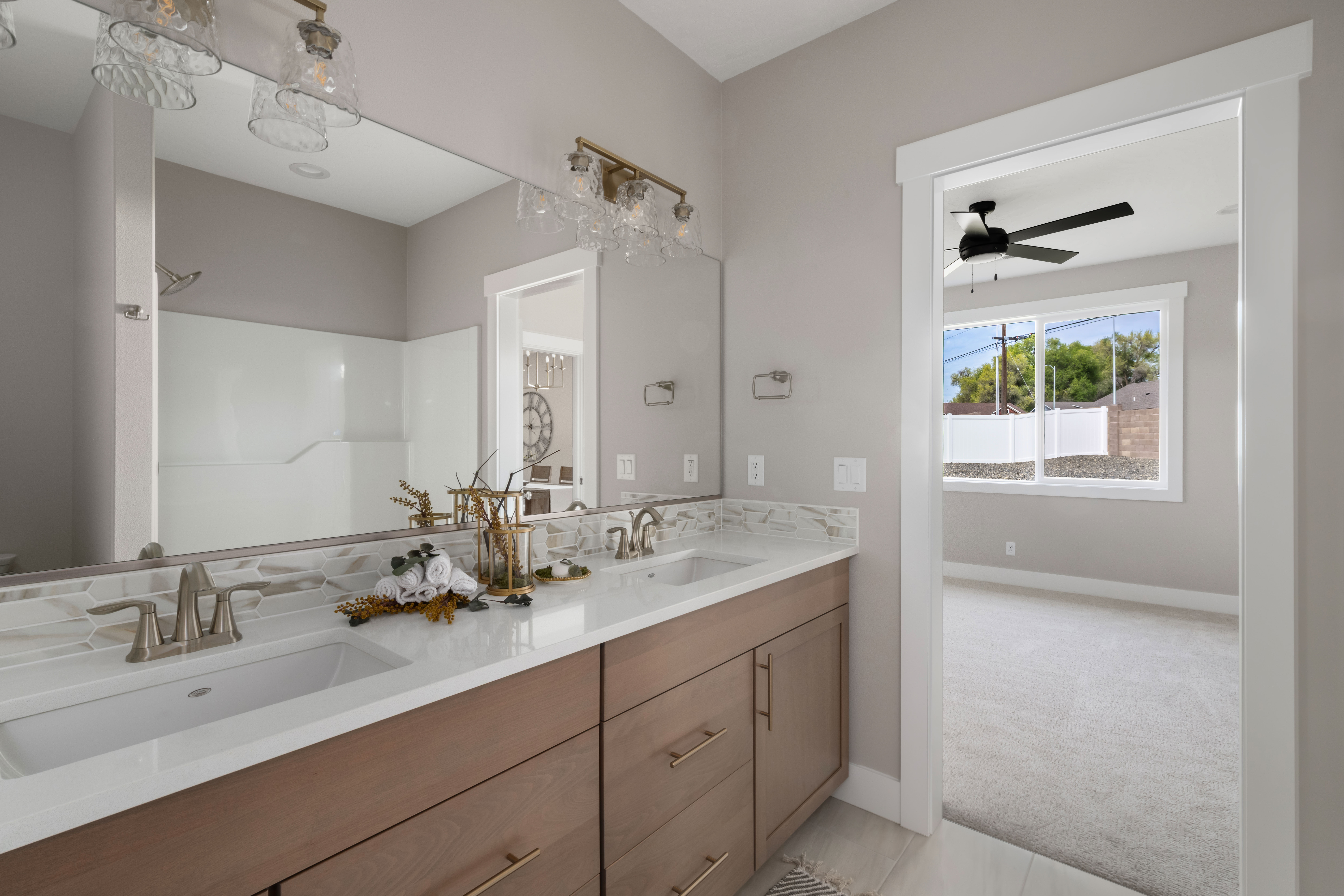  CORNER LOT - 物件實景