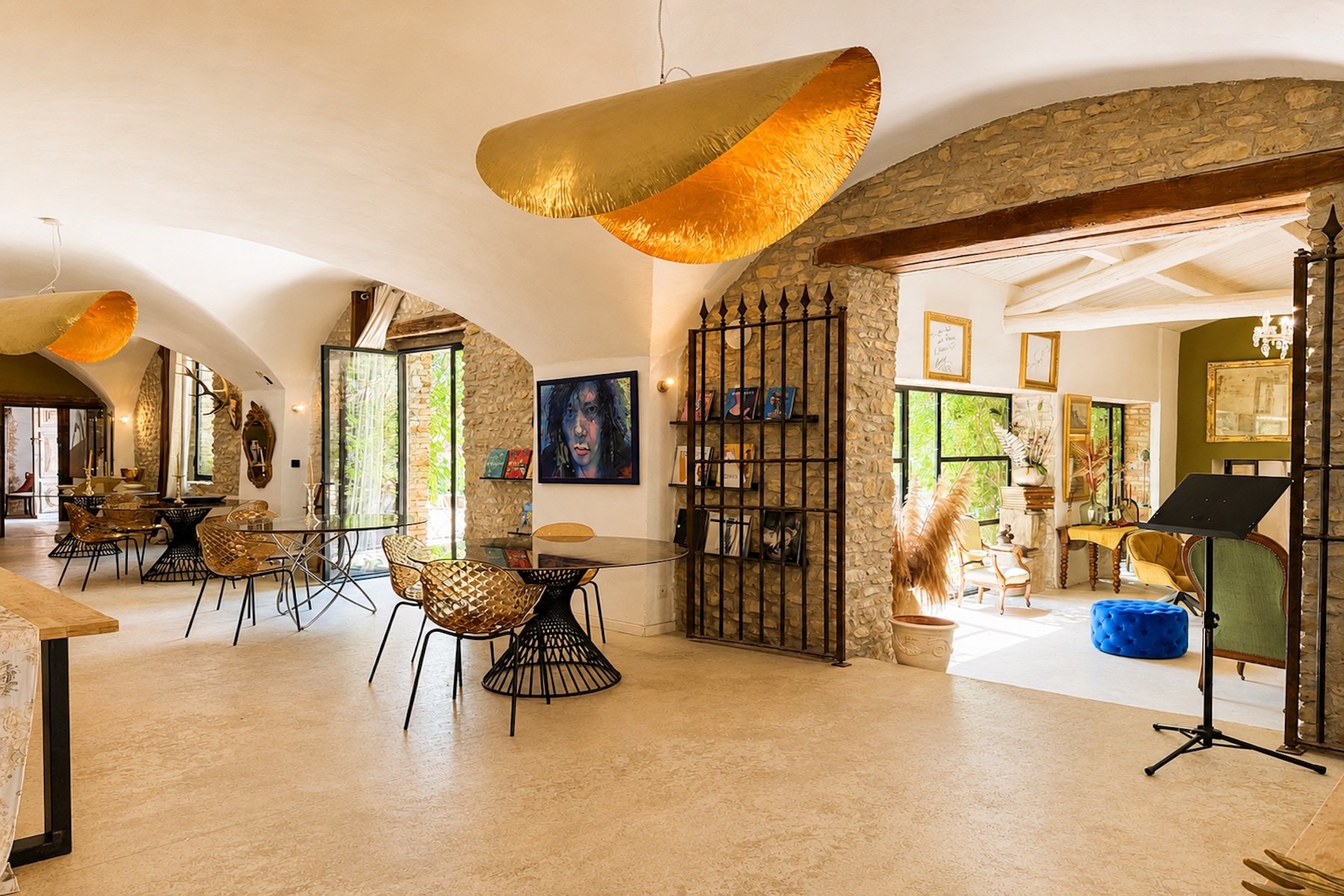  Exceptional Provençal Mas on 4.4 Hectares – Monumental Courtyard, Swimming Pool… - 物件實景