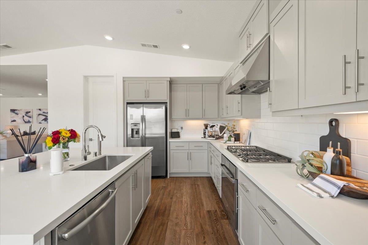 Gilroy, California, 95020, United States, 4 Bedrooms Bedrooms, ,3 BathroomsBathrooms,Residential,For Sale,1907628