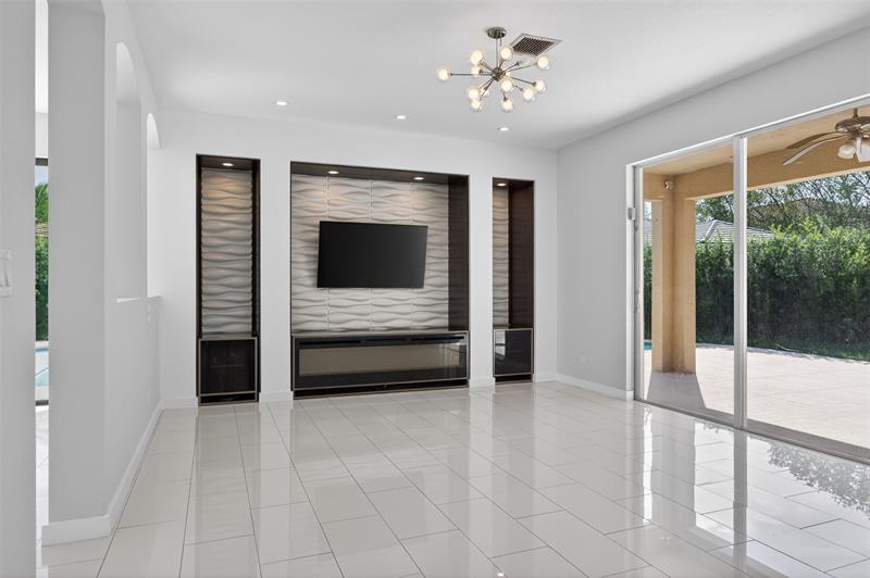 Weston, Florida, 33332, United States, 5 Bedrooms Bedrooms, ,4 BathroomsBathrooms,Residential,For Sale,2003132