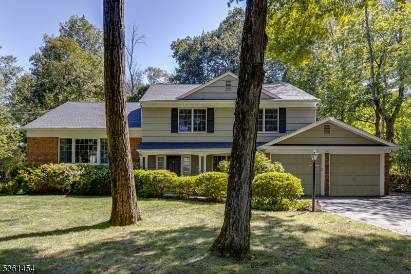 Berkeley Heights Twp., New Jersey, 07922, United States, 6 Bedrooms Bedrooms, ,4 BathroomsBathrooms,Residential,For Sale,1837487
