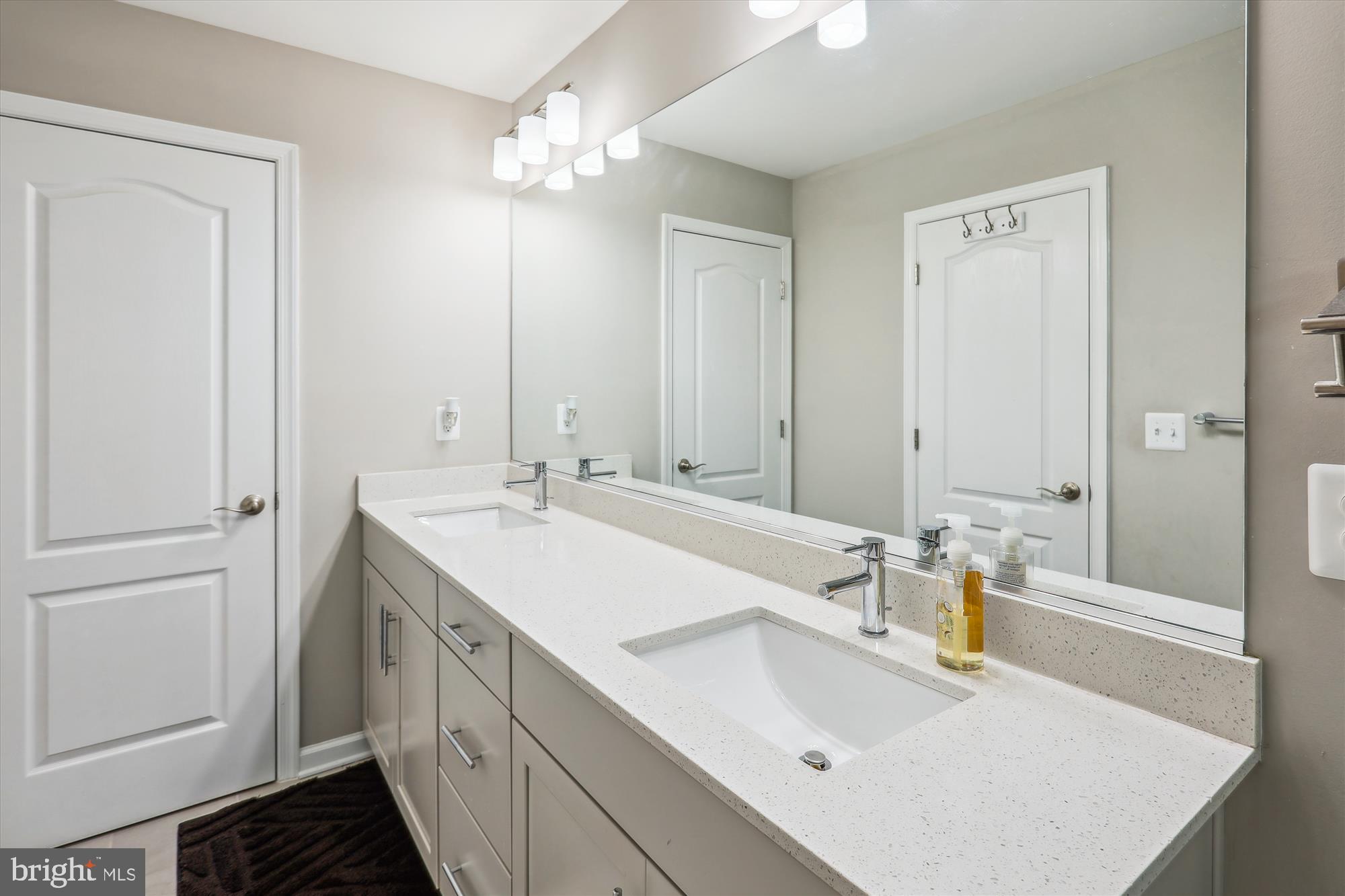 Hanover, Maryland, 21076, United States, 3 Bedrooms Bedrooms, ,4 BathroomsBathrooms,Residential,For Sale,1984120