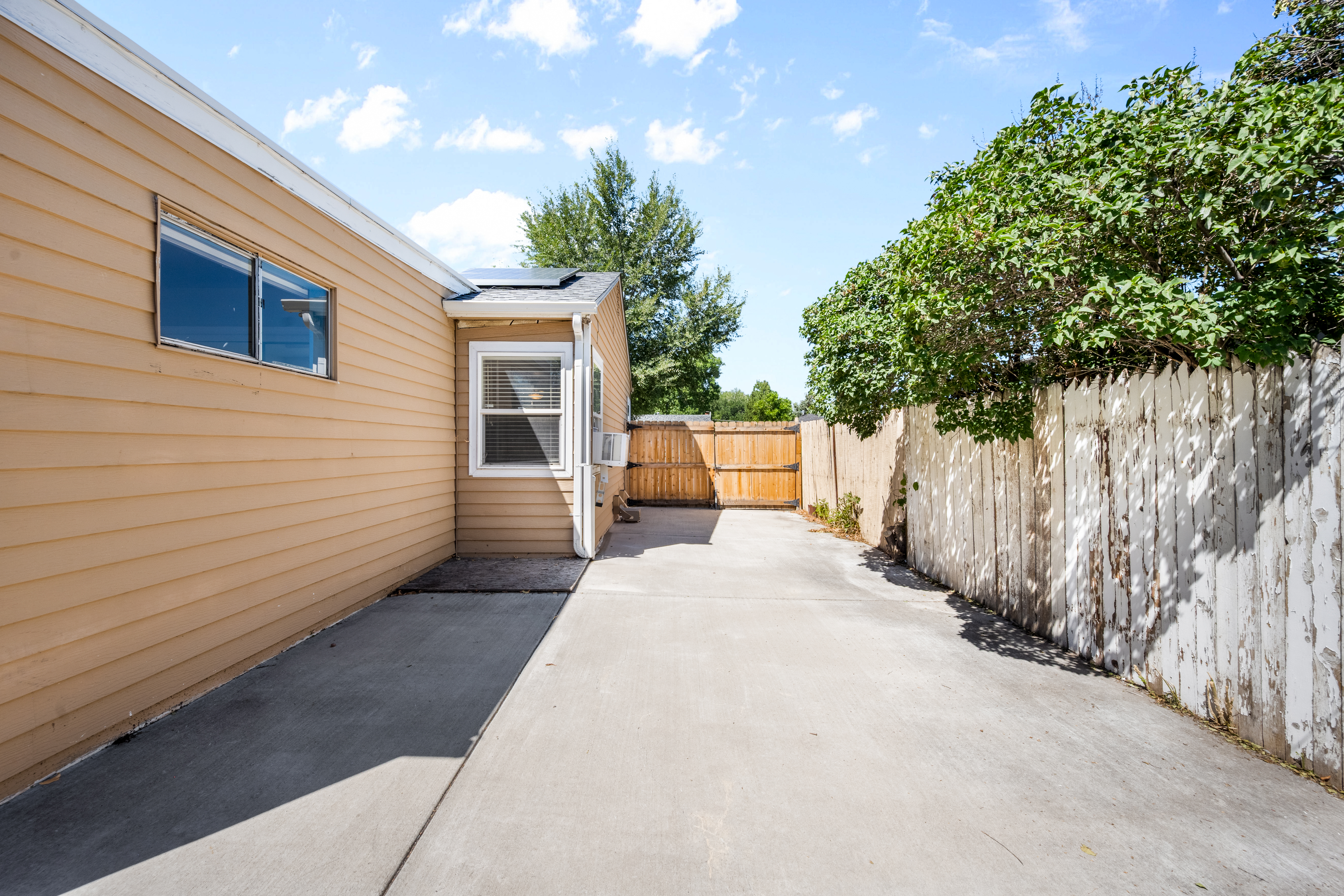  5 Bedroom Home Just Steps From Huston Lake Park - 物件實景