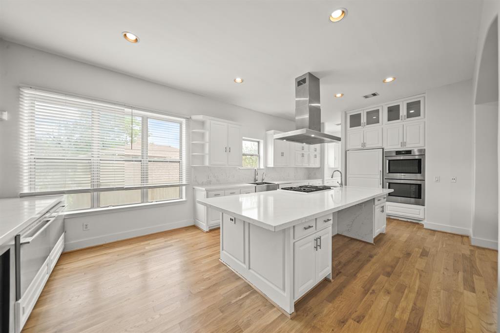 Houston, Texas, 77096, United States, 4 Bedrooms Bedrooms, ,6 BathroomsBathrooms,Residential,For Sale,1827201