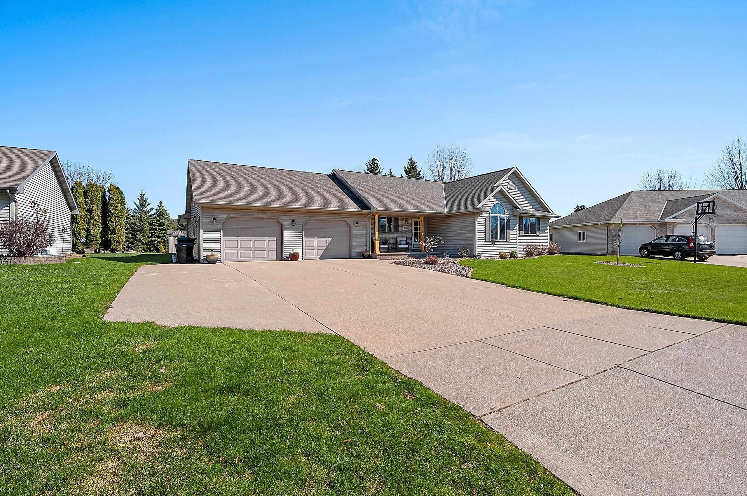 GREEN BAY, Wisconsin, 54313, United States, 4 Bedrooms Bedrooms, ,4 BathroomsBathrooms,Residential,For Sale,2048613