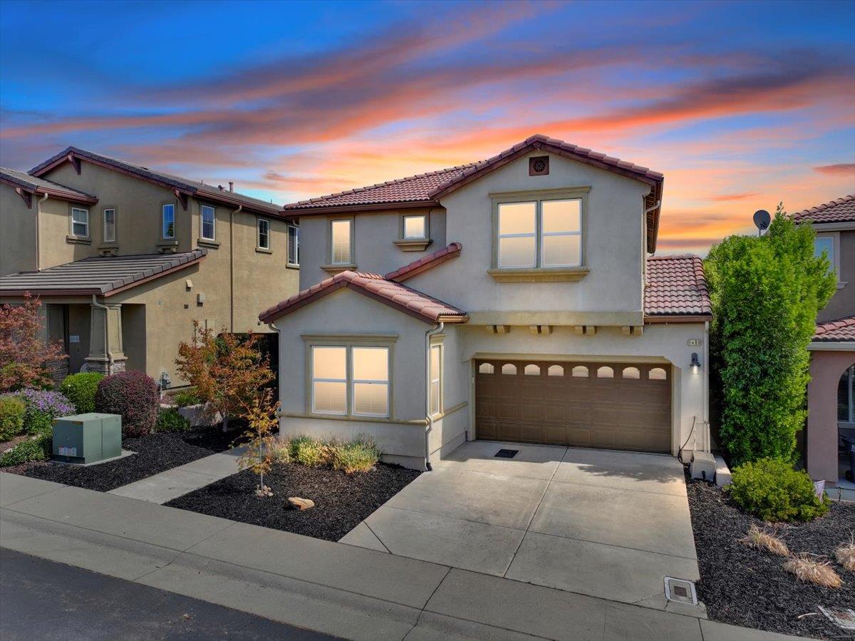 Folsom, California, 95630, United States, 4 Bedrooms Bedrooms, ,3 BathroomsBathrooms,Residential,For Sale,1948899
