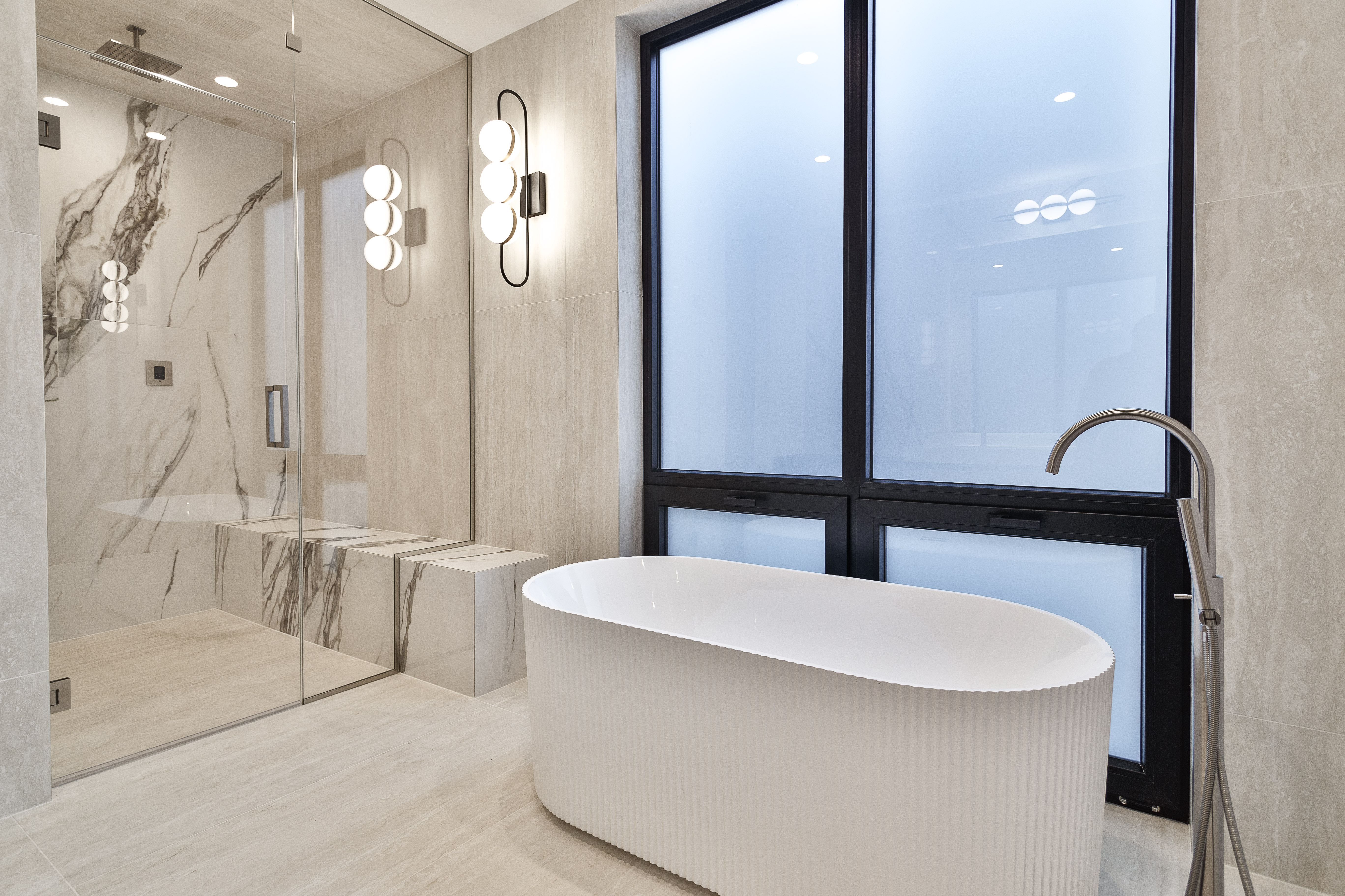  Distinguished New Construction Single-Family Home - 物件實景