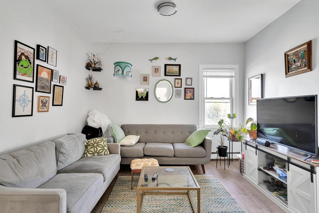 Boston, Massachusetts, 02135, United States, 9 Bedrooms Bedrooms, ,3 BathroomsBathrooms,Residential,For Sale,1896831