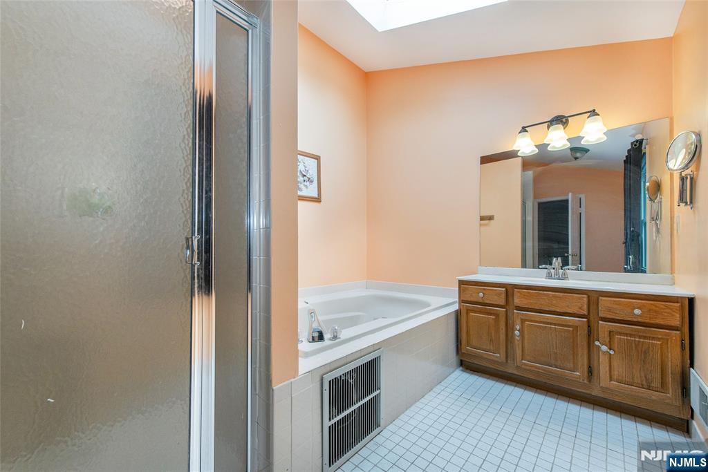 Wayne, New Jersey, 07470, United States, 4 Bedrooms Bedrooms, ,3 BathroomsBathrooms,Residential,For Sale,1857394