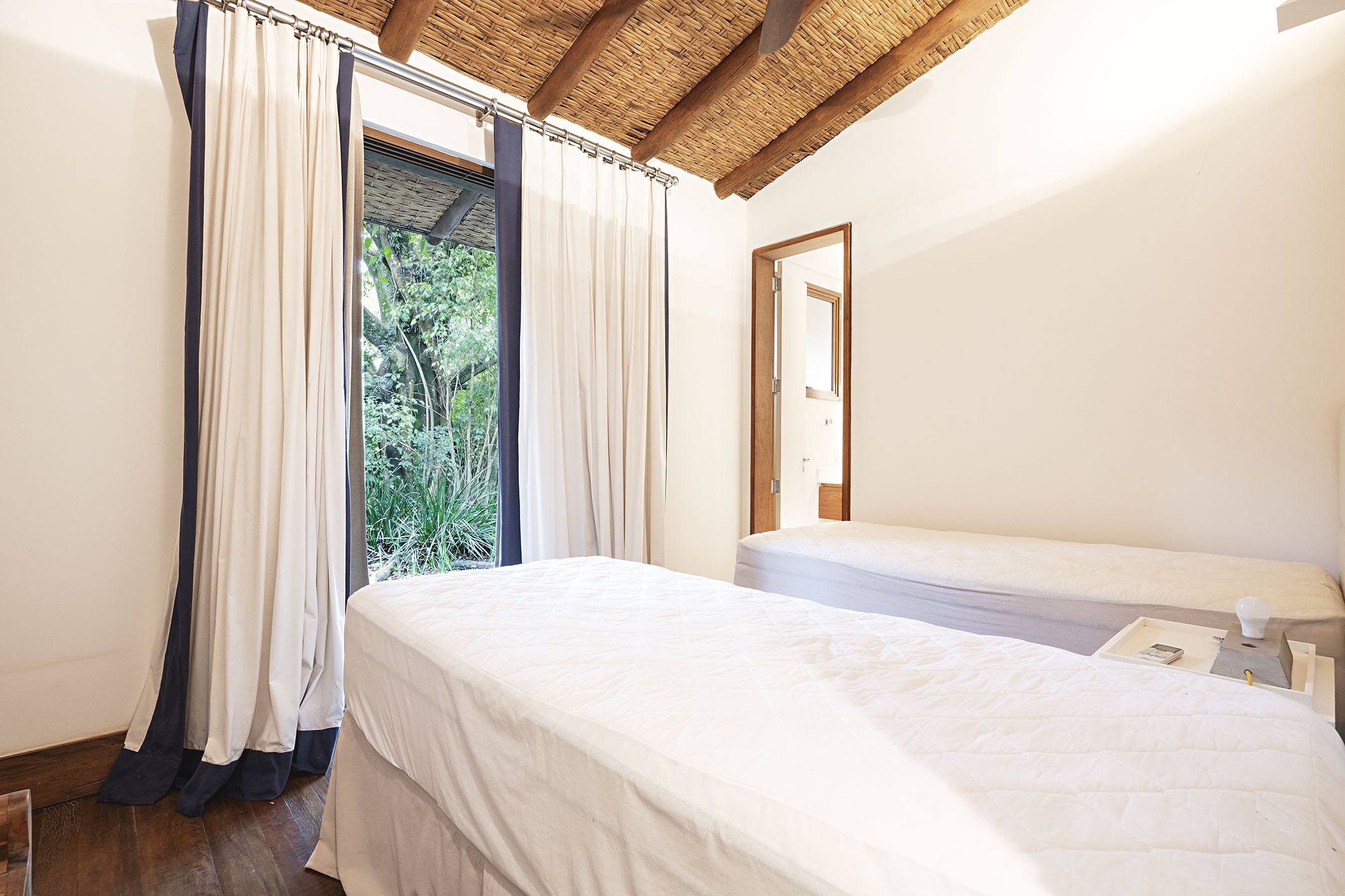  Farmhouse-Style Residence with Permanent Views of the Golf Course - 物件實景
