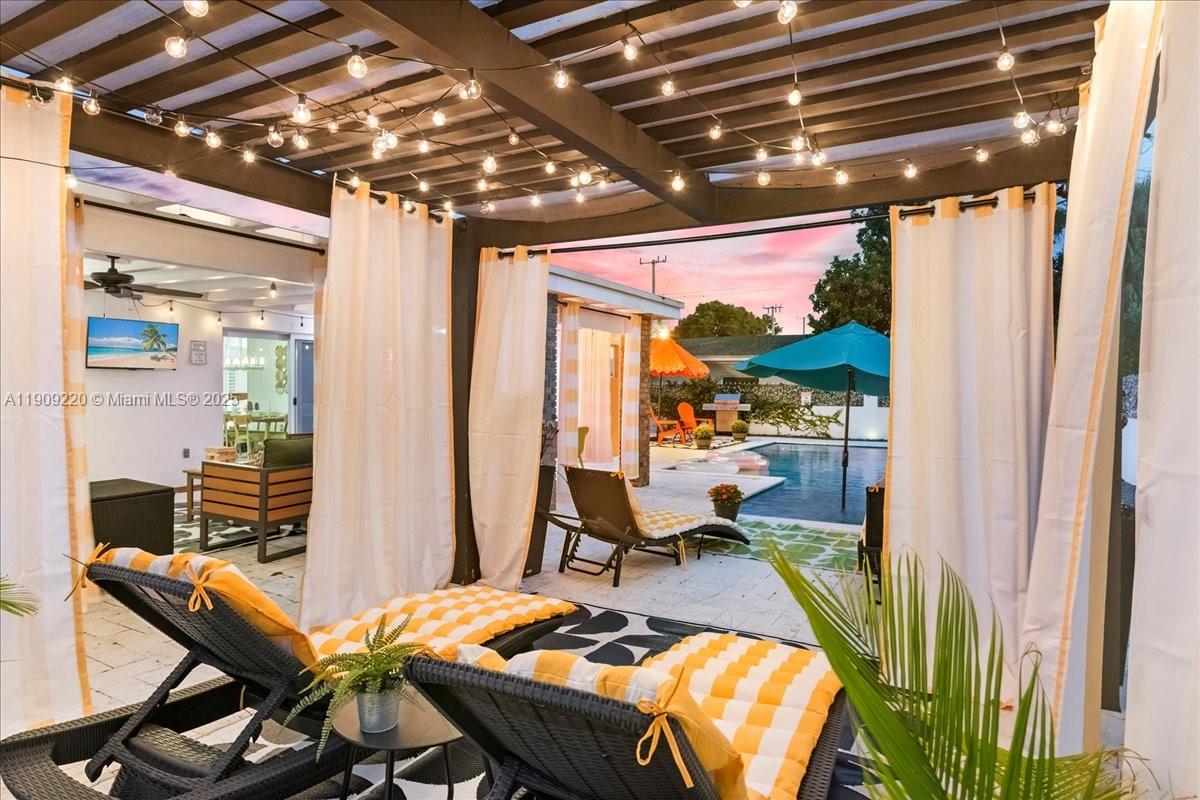 Miami, Florida, 33145, United States, 3 Bedrooms Bedrooms, ,2 BathroomsBathrooms,Residential,For Sale,1987524