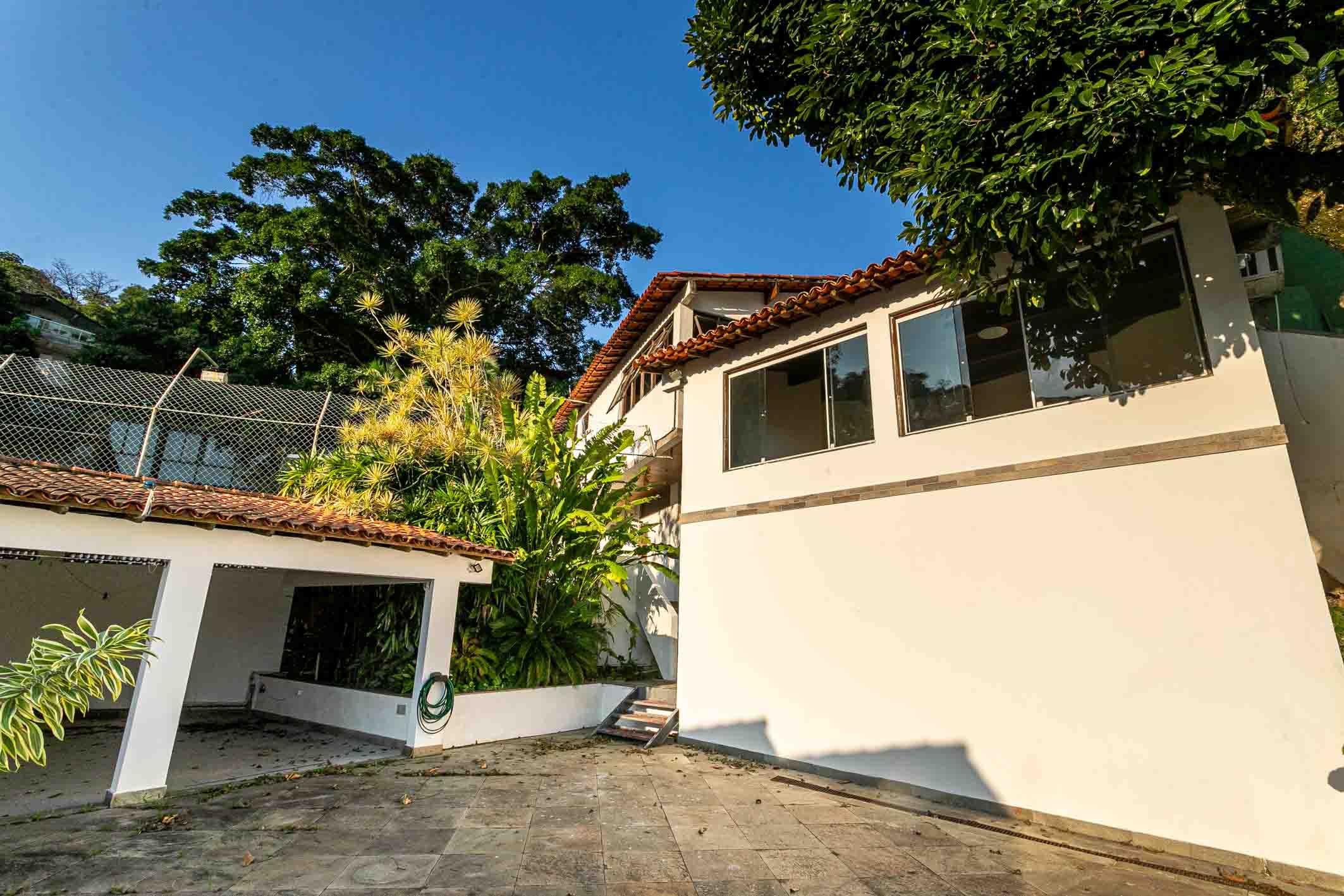  Nature connected residence with privileged views. - 物件實景