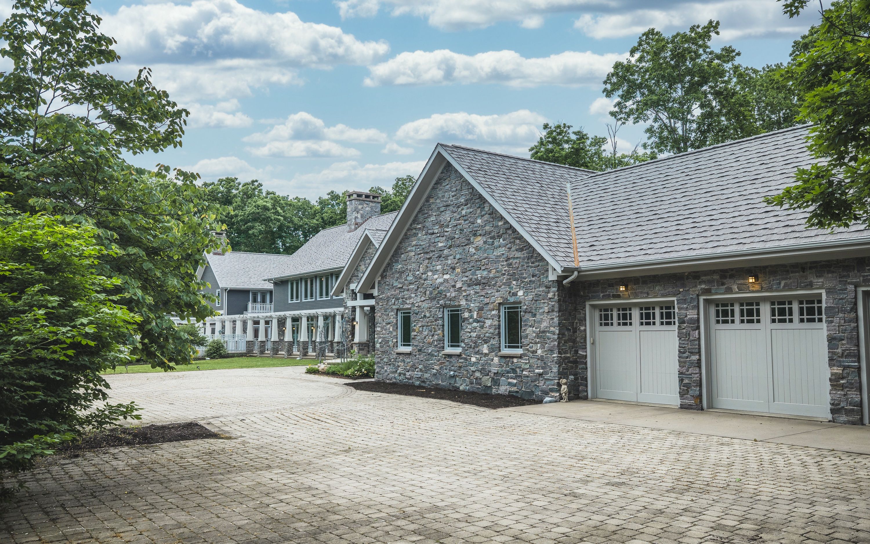  Stunning Prairie-Inspired Estate on 16 Acres of Scenic Woodlands - 物件實景
