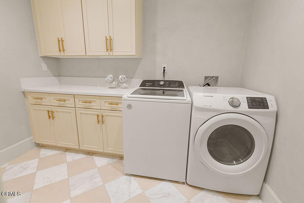 Thousand Oaks, California, 91362, United States, 4 Bedrooms Bedrooms, ,4 BathroomsBathrooms,Residential,For Sale,1997017