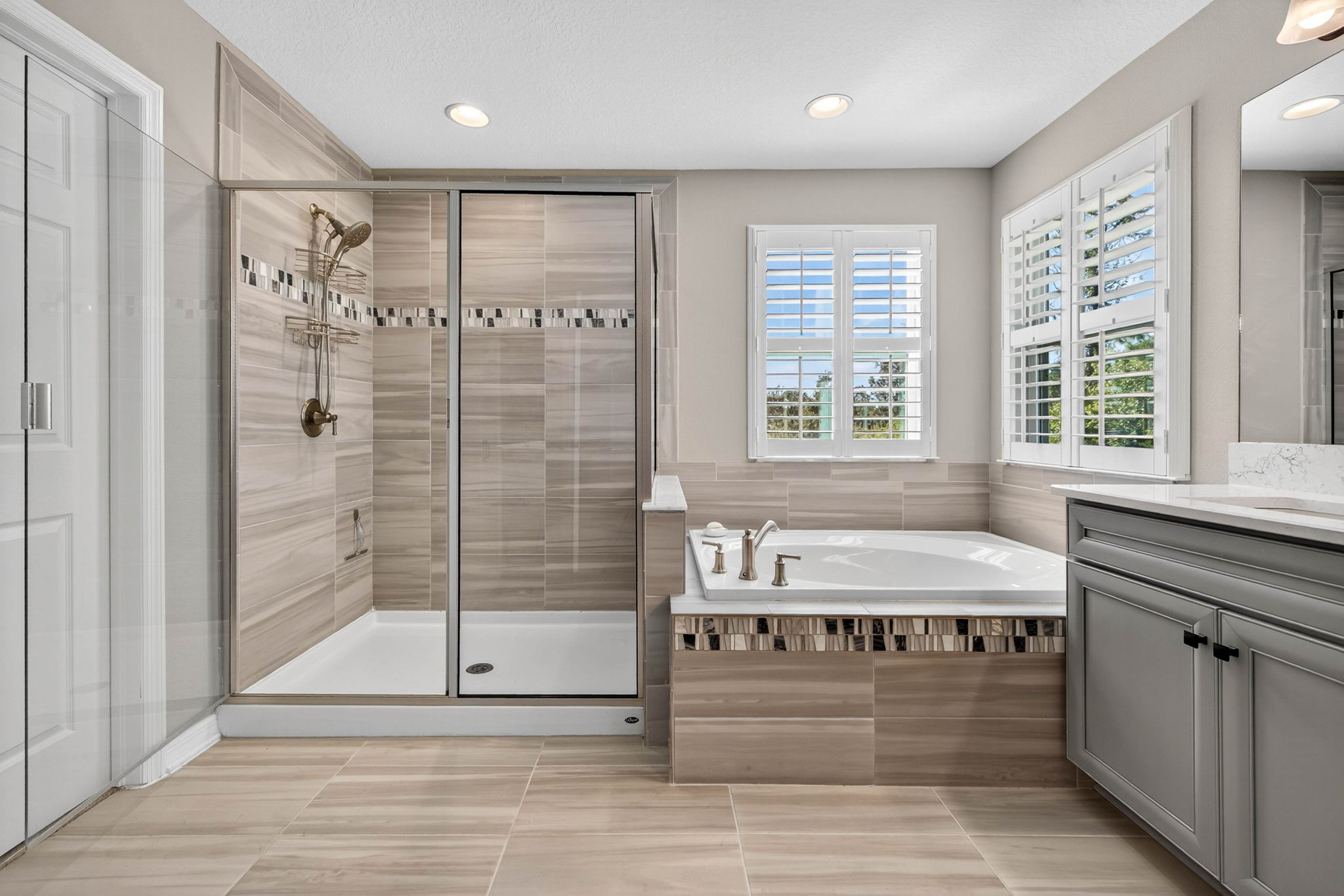 Land O Lakes, Florida, 34637, United States, 5 Bedrooms Bedrooms, ,3 BathroomsBathrooms,Residential,For Sale,1976107