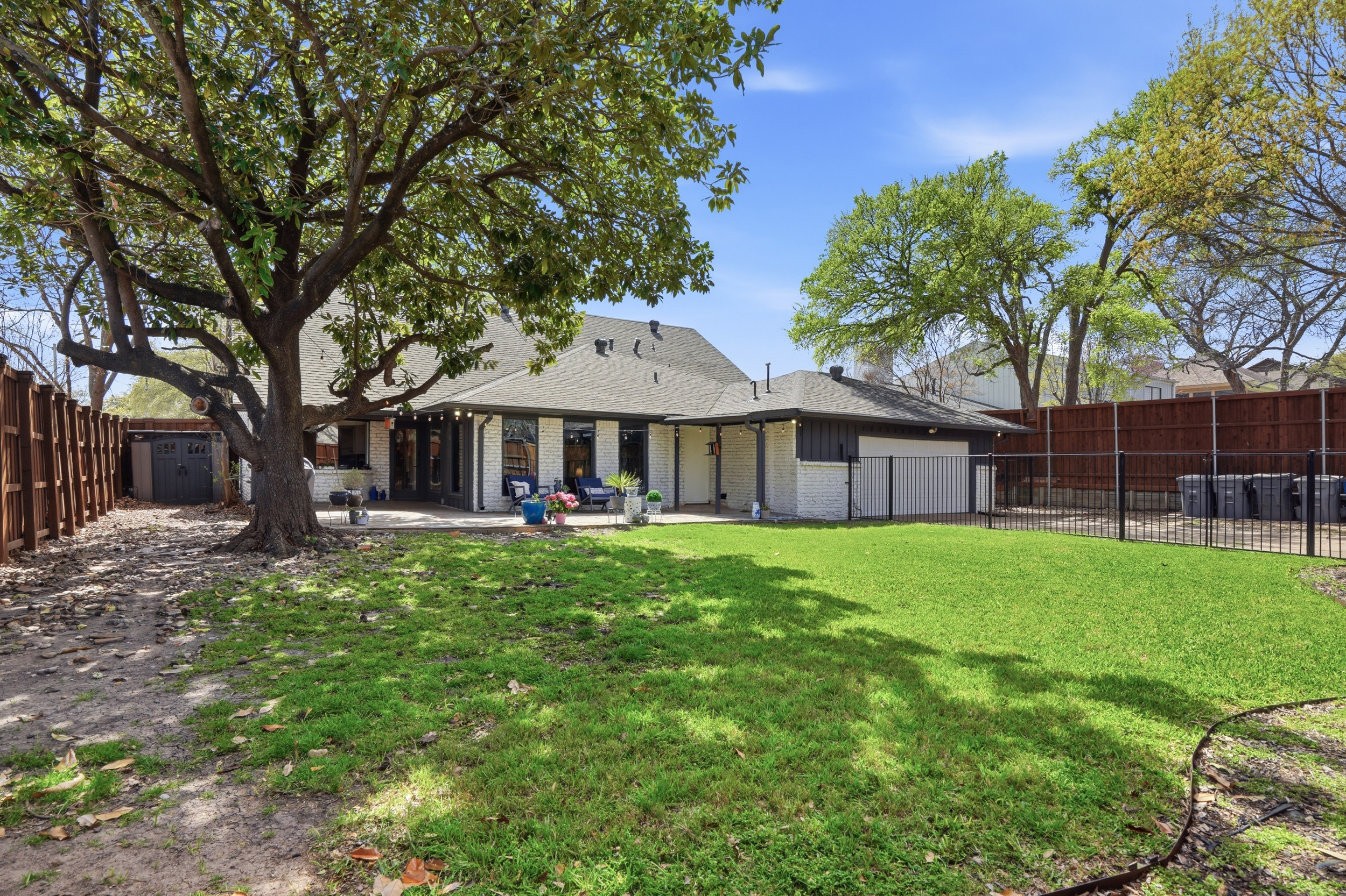  9683 Whitehurst Drive - 物件實景